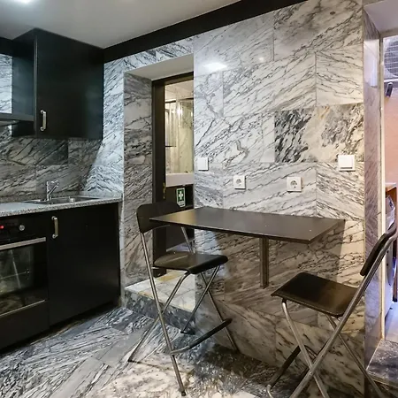 Cosmopolitan Chiado Apartment By Lovelystay Lissabon Buitenkant foto
